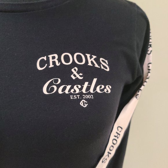 EUC CROOKS & CASTLES Long Sleeve Fitted Women's Black and Light Pink Logoed Top - Picture 4 of 5